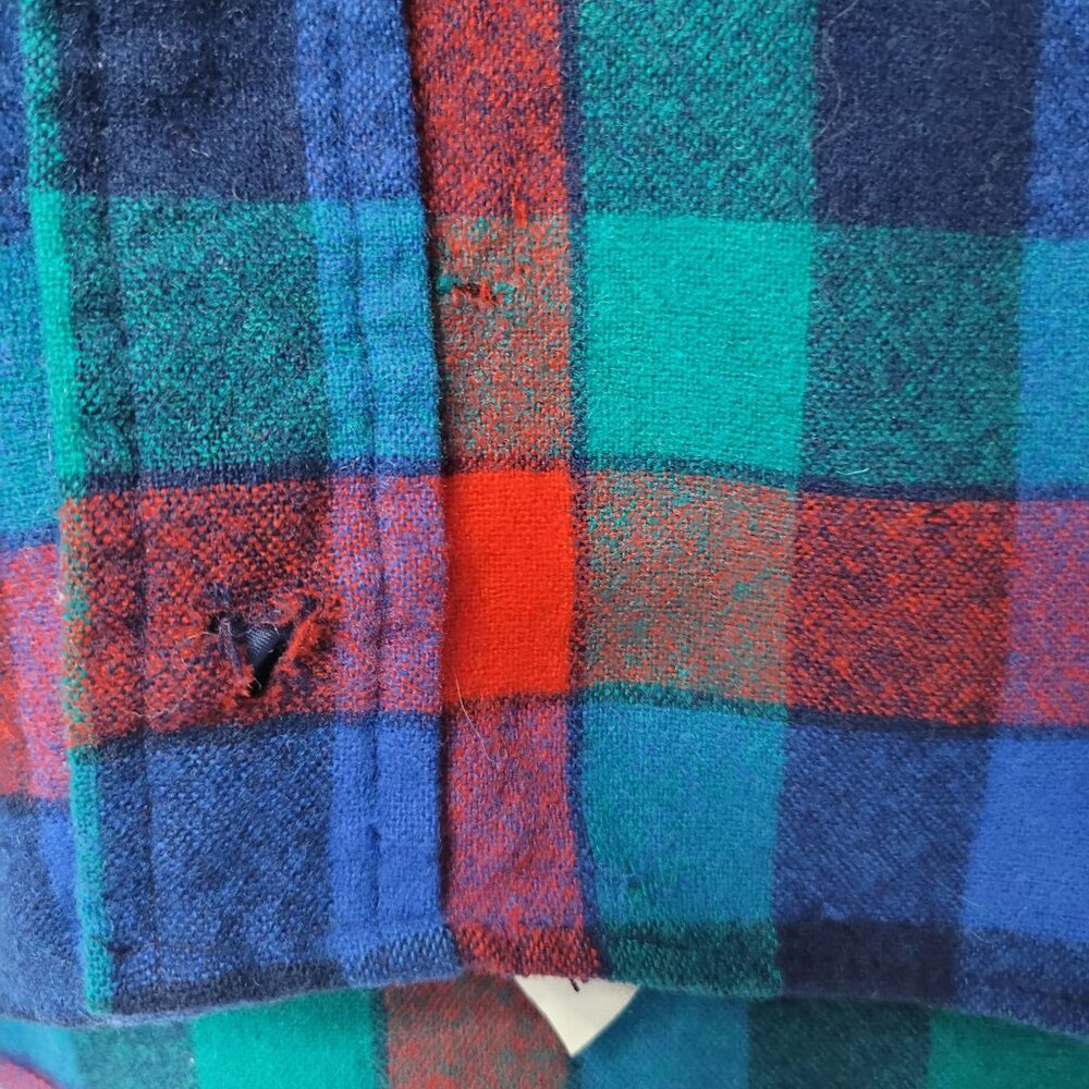 VTG Pendleton Men's Red & Green Plaid Virgin Wool Long Sleeve Button-Up Shirt XL - Picture 4 of 8